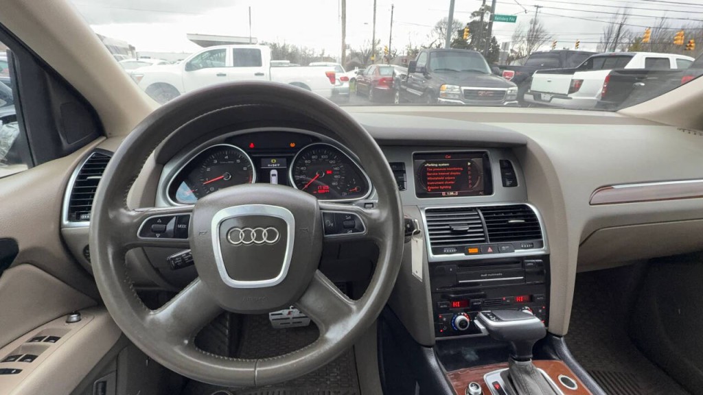 2011 Audi Q7 Image 9