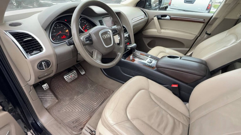 2011 Audi Q7 Image 12