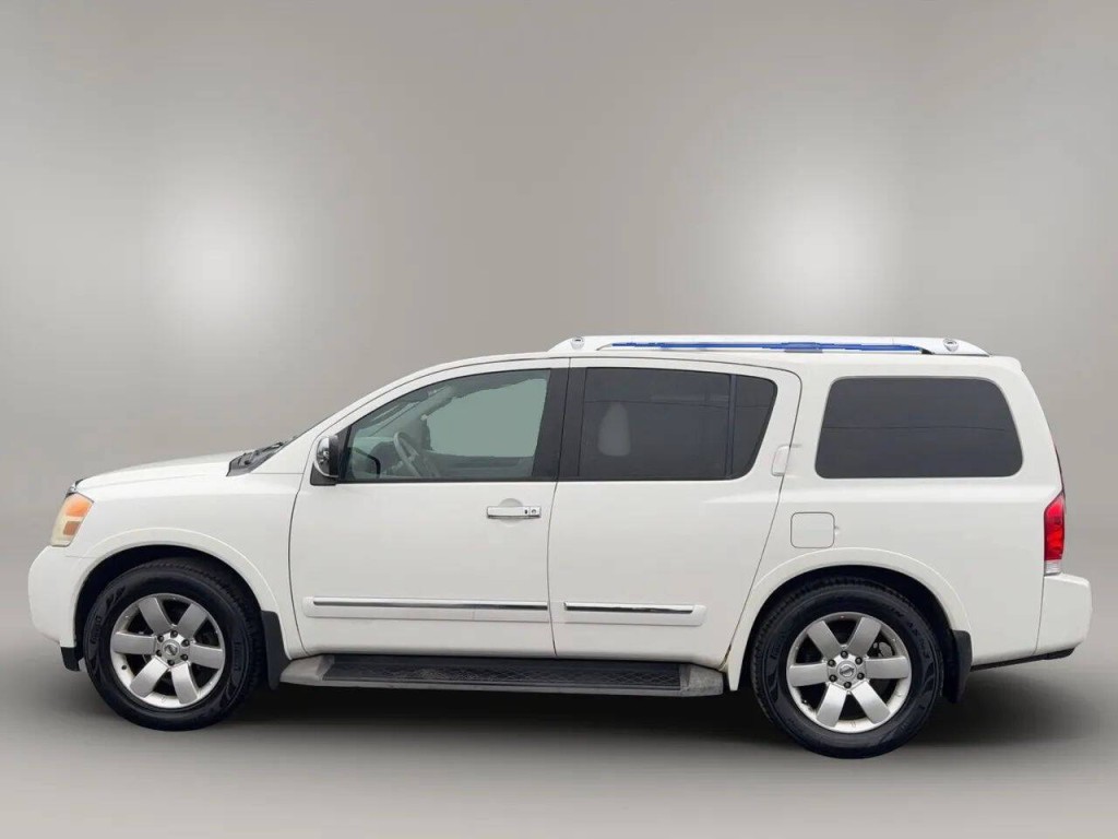2010 Nissan Armada Image 3
