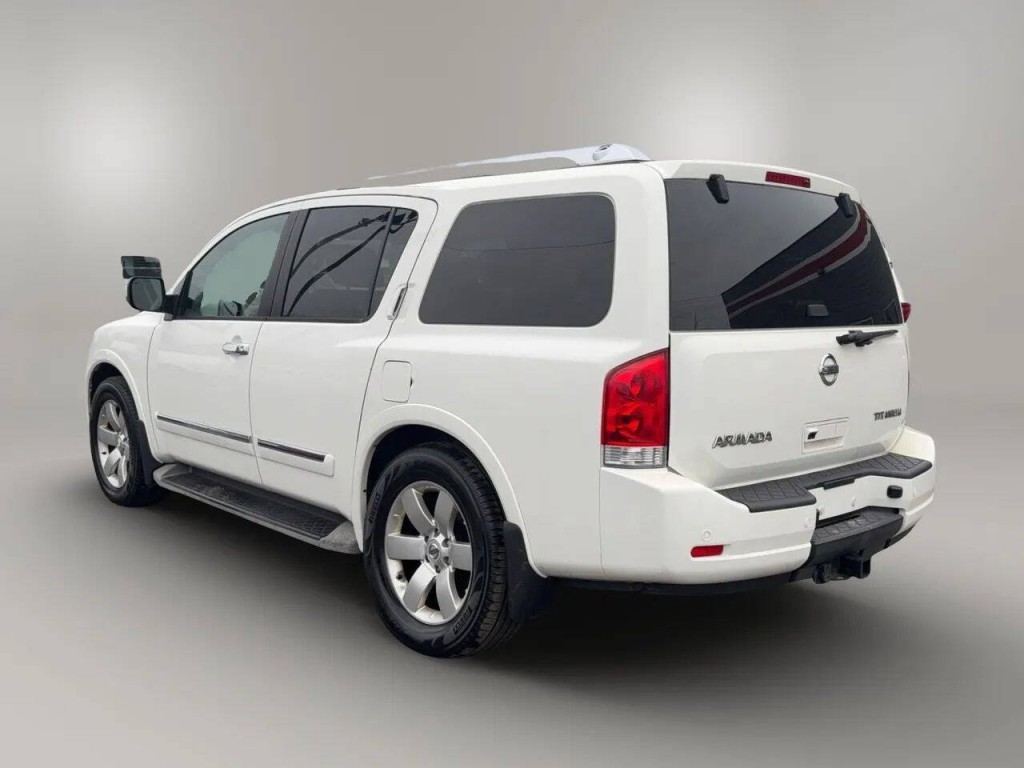 2010 Nissan Armada Image 4
