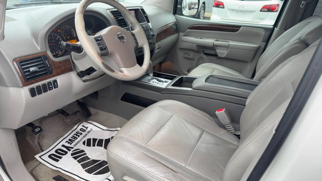 2010 Nissan Armada Image 9