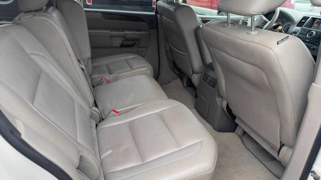 2010 Nissan Armada Image 12
