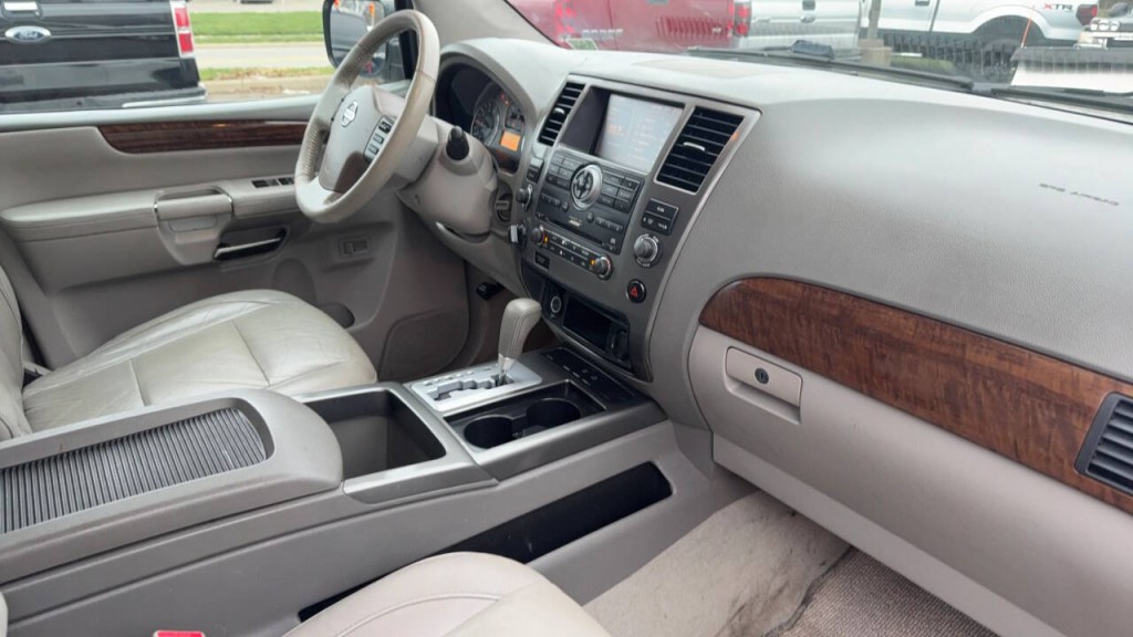 2010 Nissan Armada Image 14