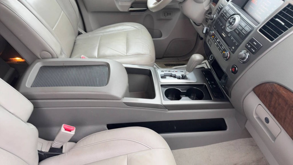 2010 Nissan Armada Image 15