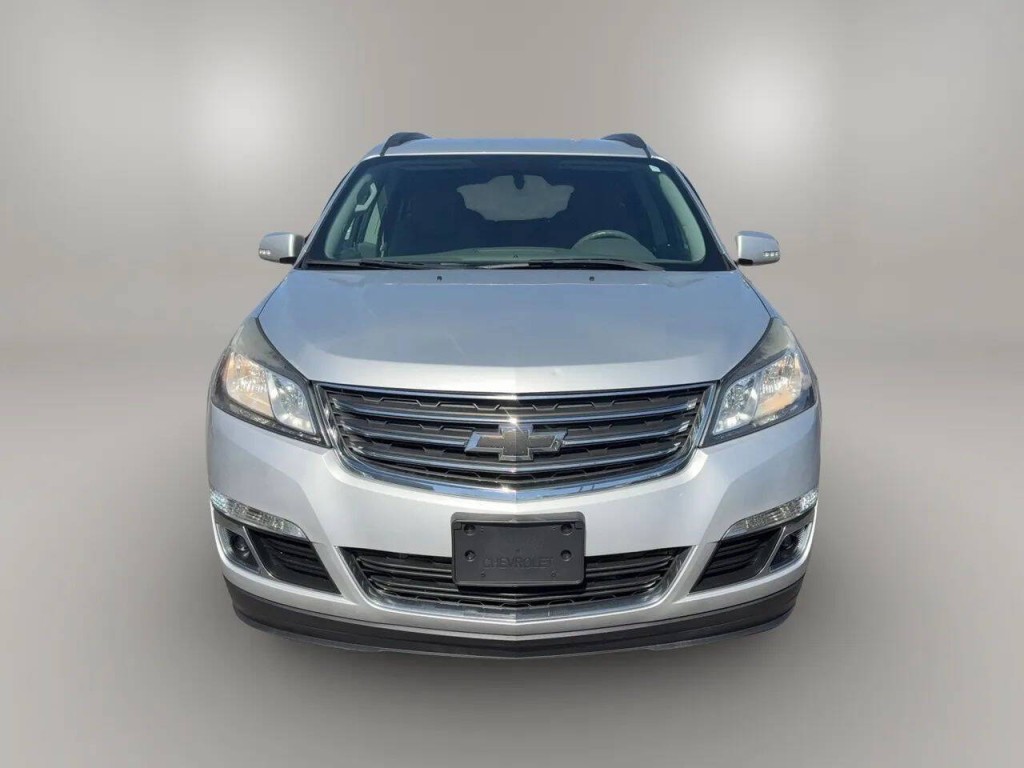 2017 Chevrolet Traverse Image 2