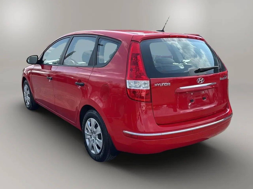 2010 Hyundai Elantra Image 3