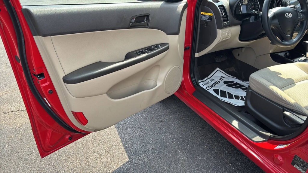 2010 Hyundai Elantra Image 9