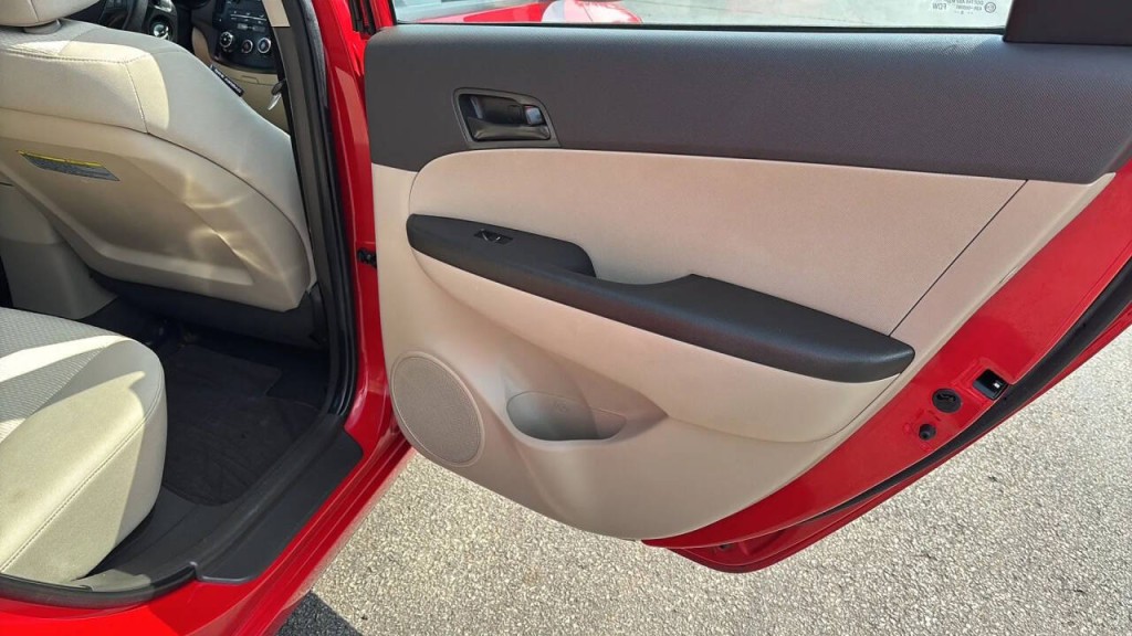 2010 Hyundai Elantra Image 14