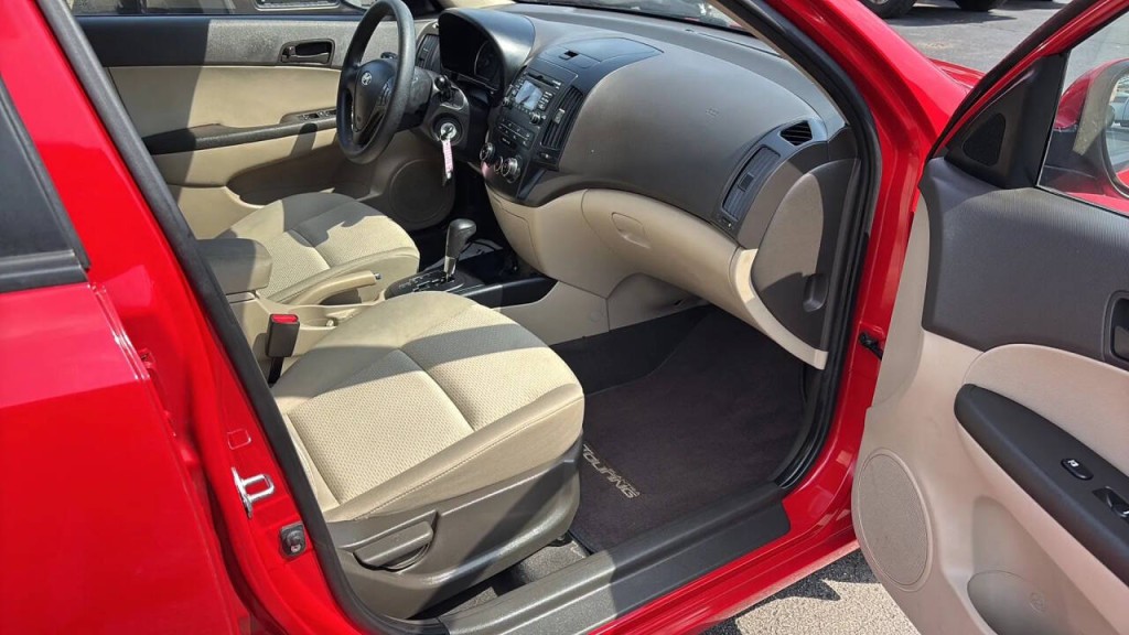 2010 Hyundai Elantra Image 17