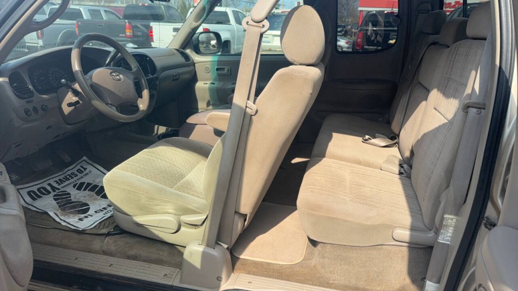 2005 Toyota Tundra Image 10