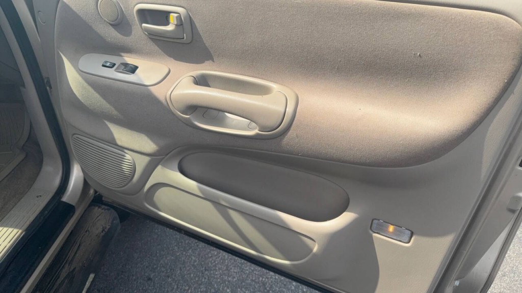 2005 Toyota Tundra Image 11