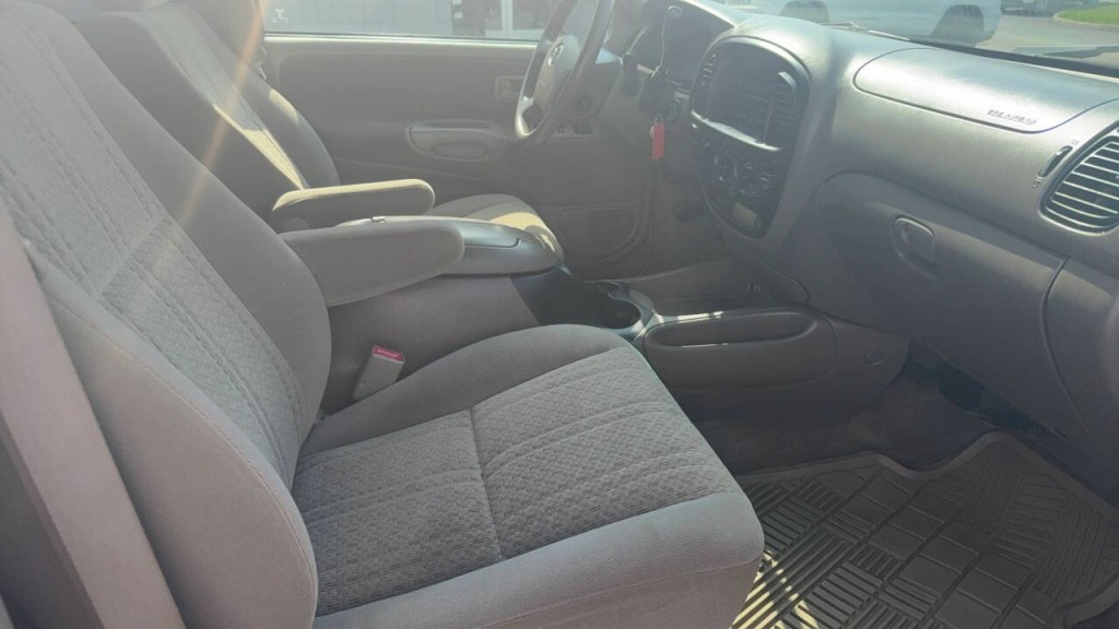2005 Toyota Tundra Image 12