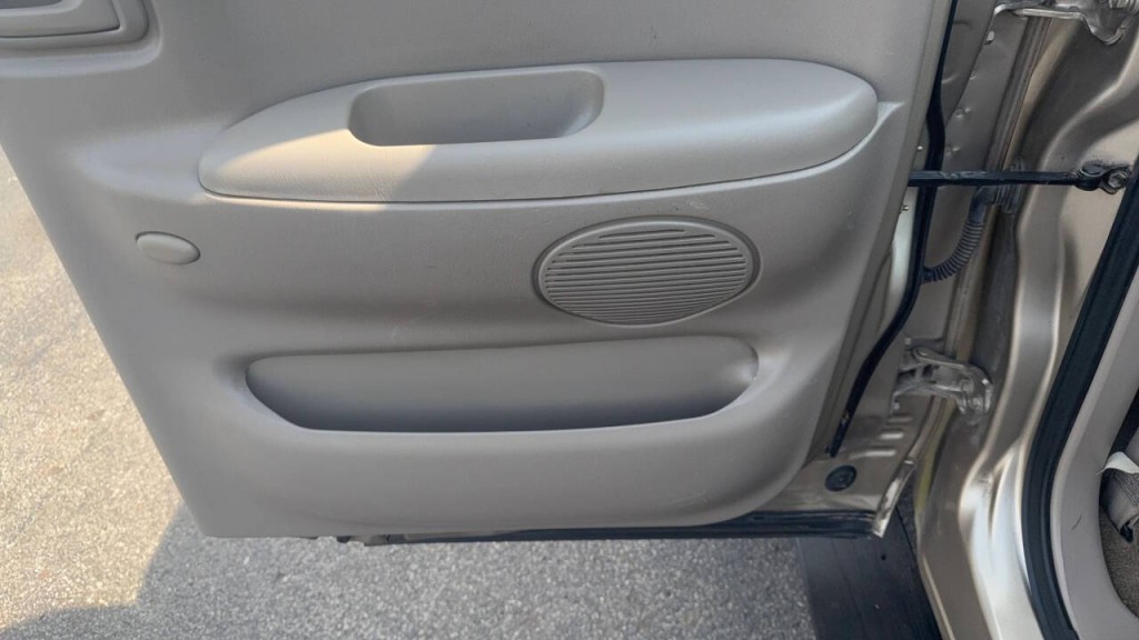 2005 Toyota Tundra Image 14