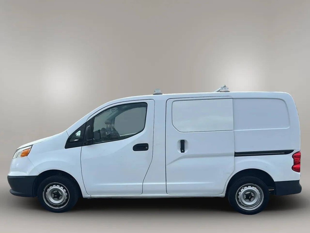 2017 Chevrolet Express Image 2