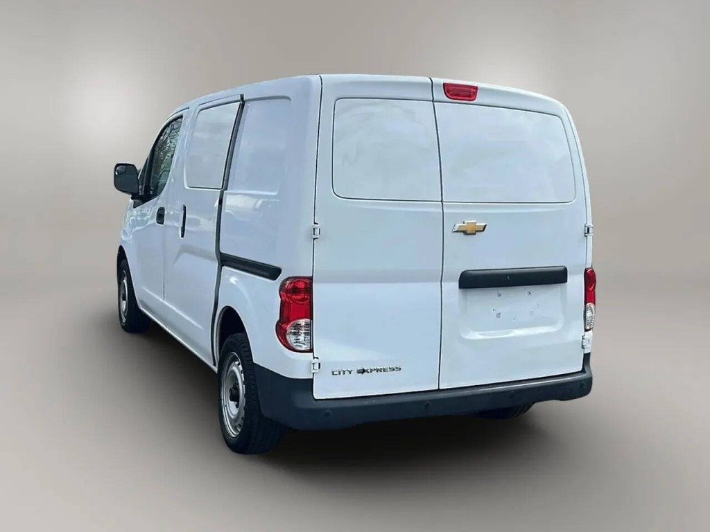 2017 Chevrolet Express Image 4