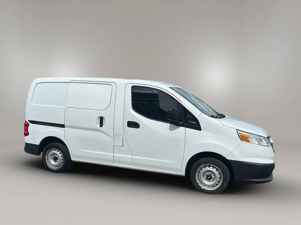 2017 Chevrolet Express Image 8