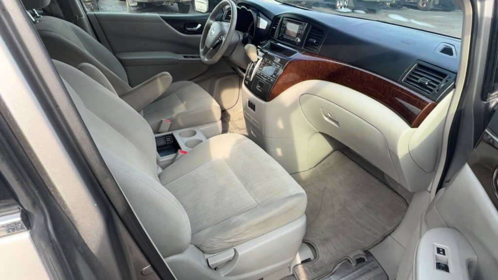 2011 Nissan Quest Image 14