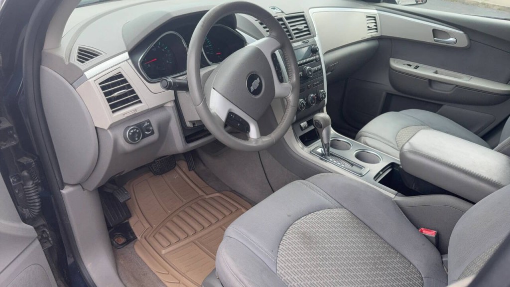 2012 Chevrolet Traverse Image 11