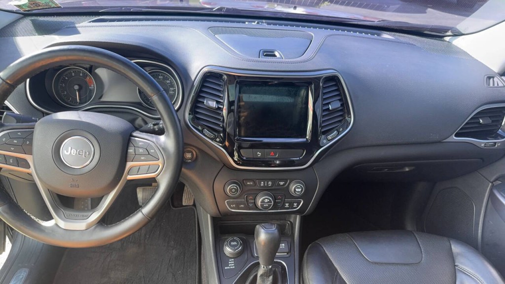 2019 Jeep Cherokee Image 9