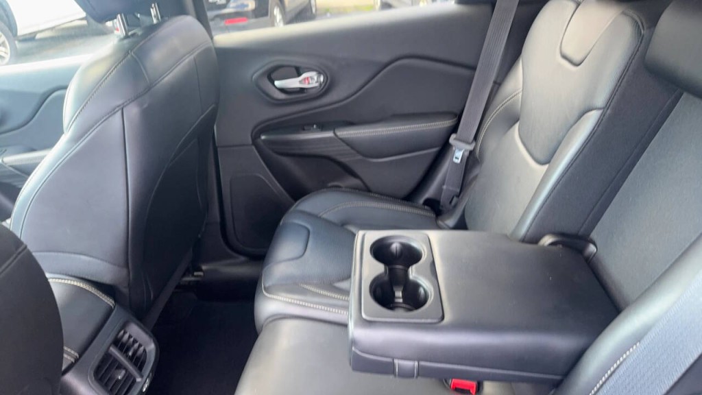 2015 Jeep Cherokee Image 14