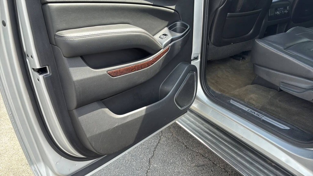 2015 GMC Yukon Image 11
