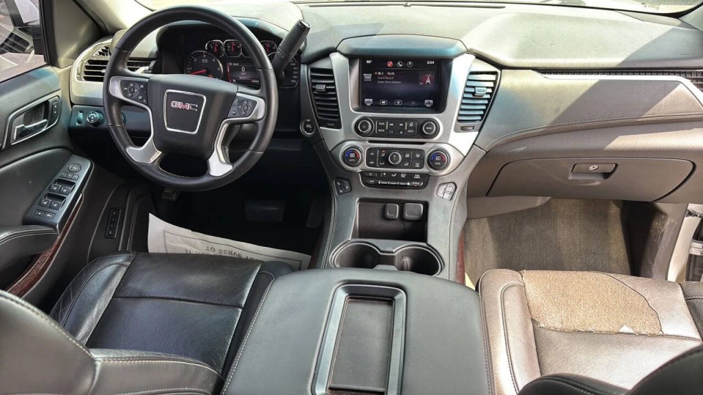 2015 GMC Yukon Image 17