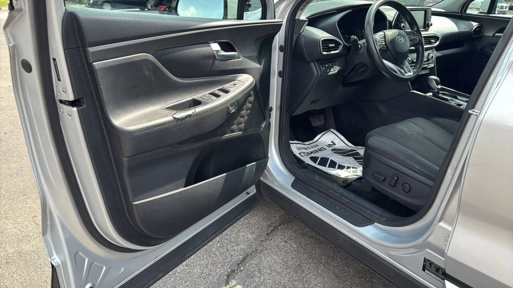 2019 Hyundai Santa Fe Image 9