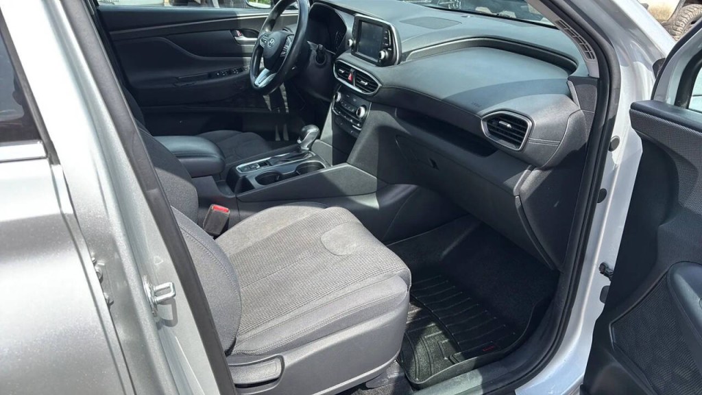 2019 Hyundai Santa Fe Image 16