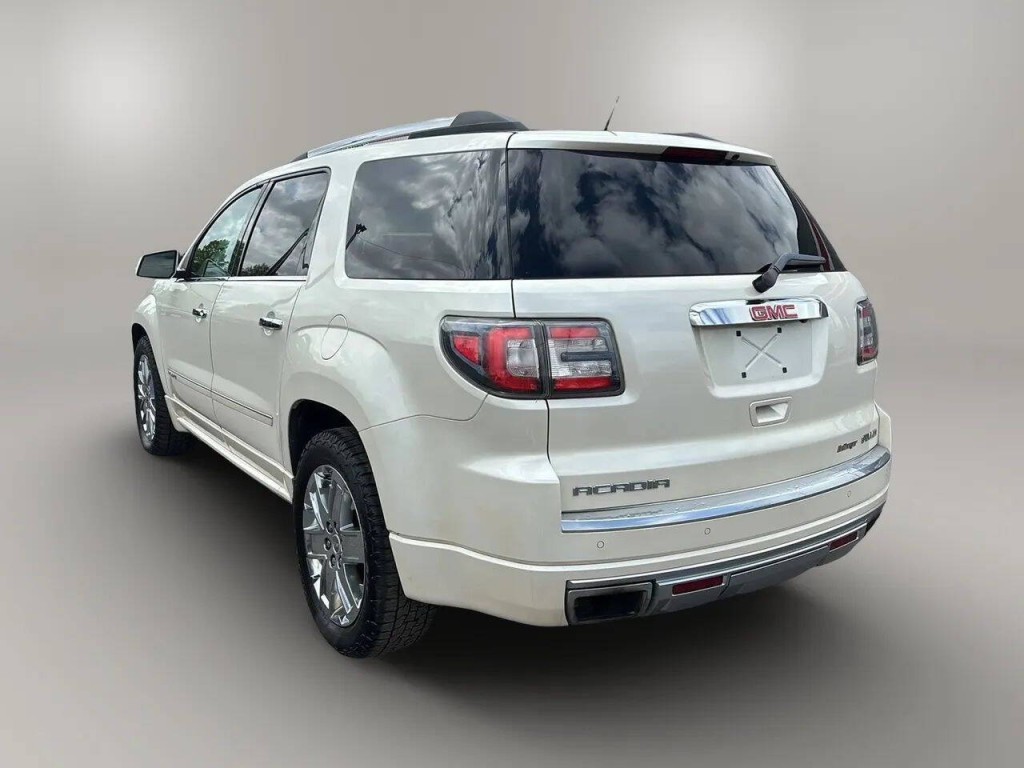 2015 GMC Acadia Image 3