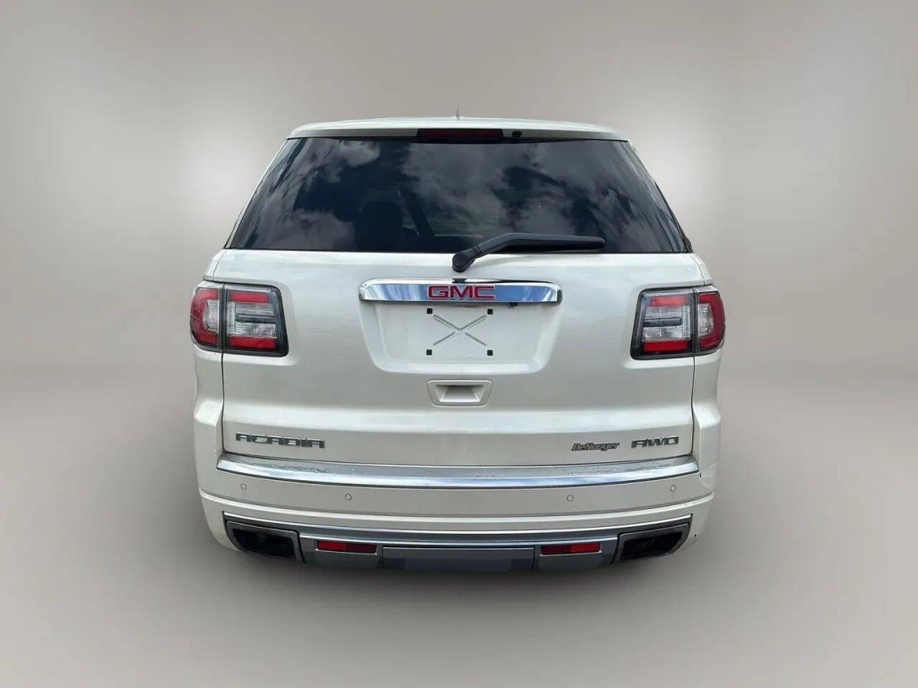2015 GMC Acadia Image 4