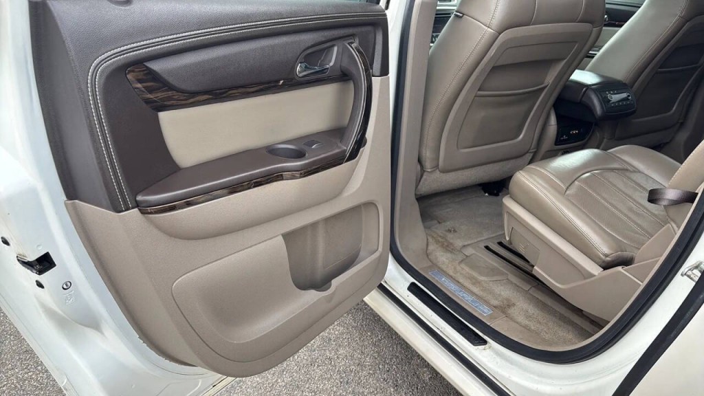 2015 GMC Acadia Image 11