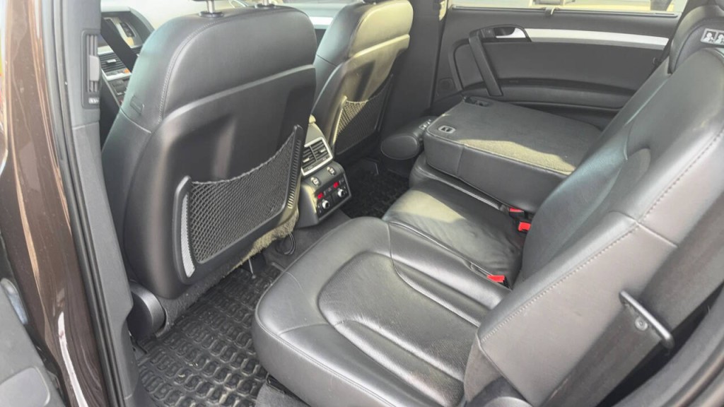 2011 Audi Q7 Image 12