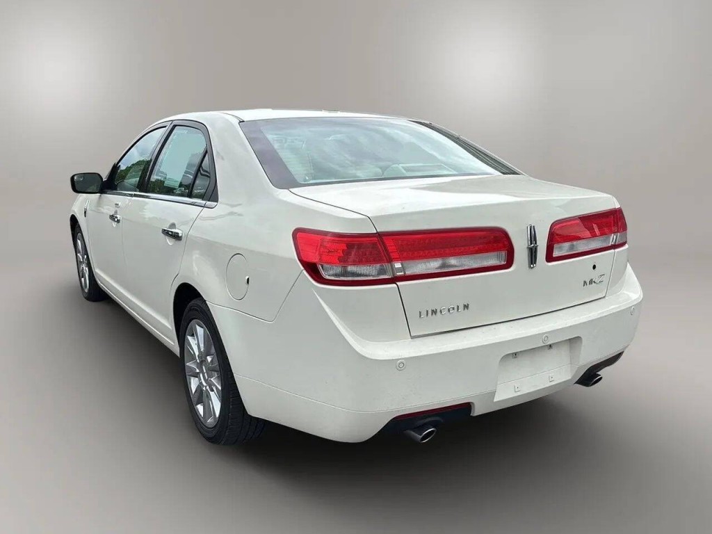 2012 Lincoln MKZ Image 3