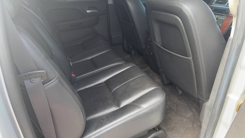 2012 Chevrolet Avalanche Image 14