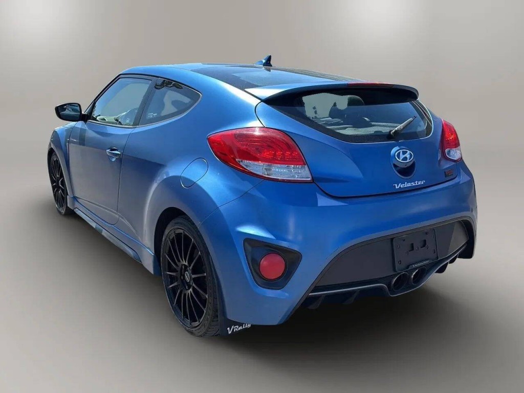 2016 Hyundai Veloster Image 3