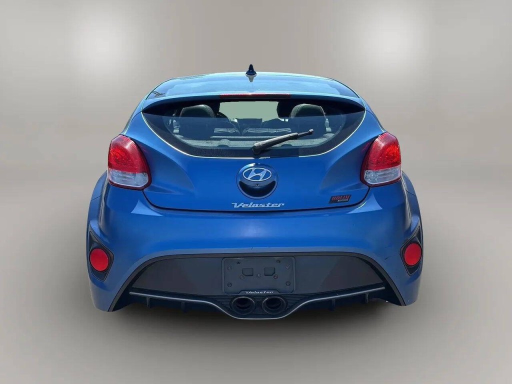 2016 Hyundai Veloster Image 4