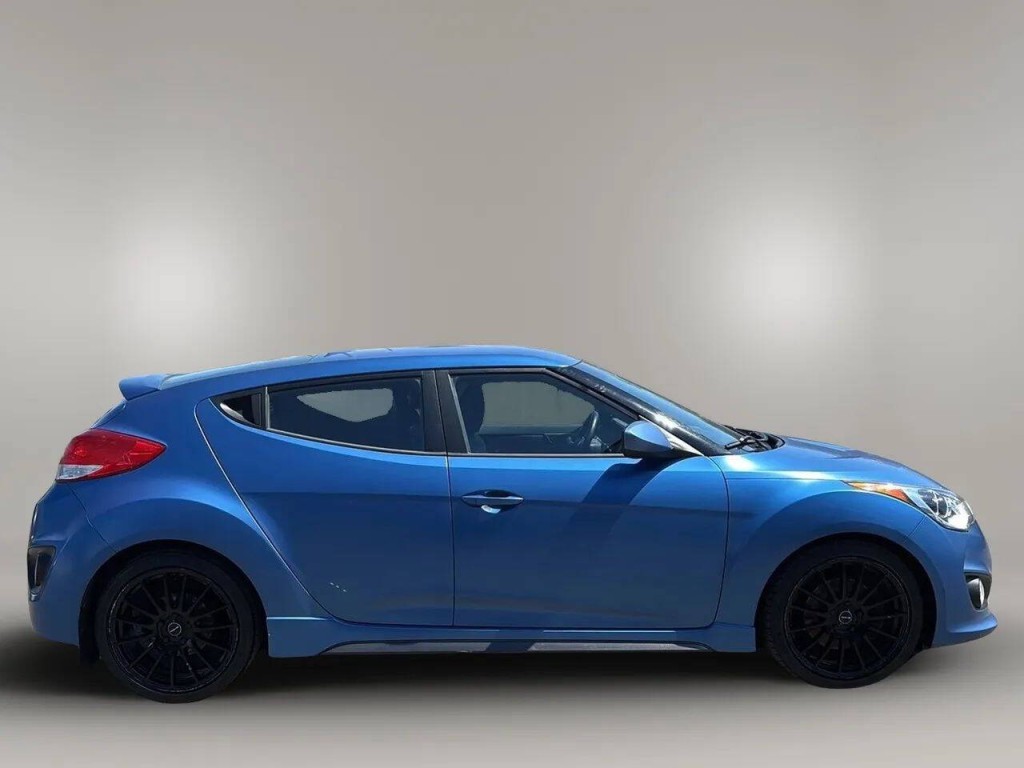 2016 Hyundai Veloster Image 6
