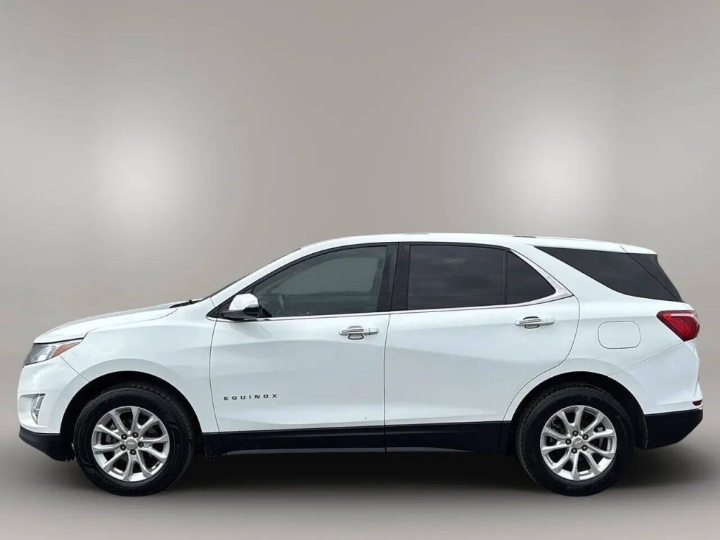 2018 Chevrolet Equinox Image 2