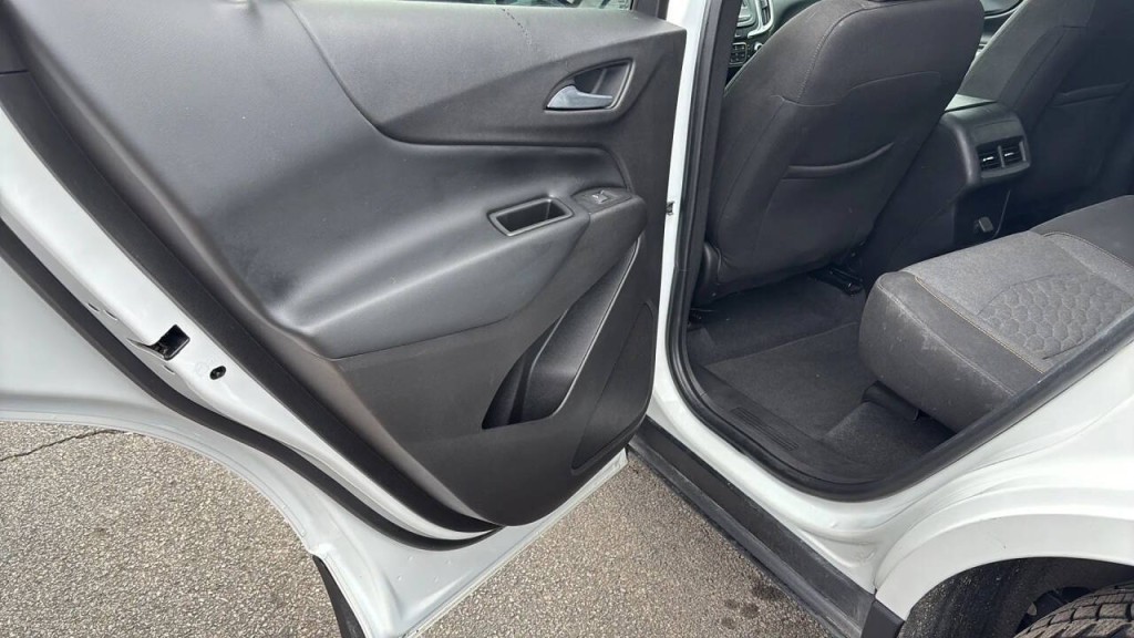 2018 Chevrolet Equinox Image 11