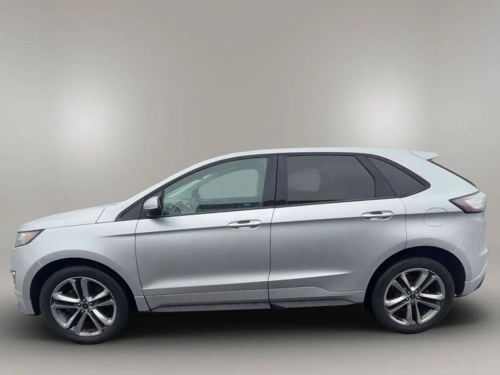 2017 Ford Edge Image 2
