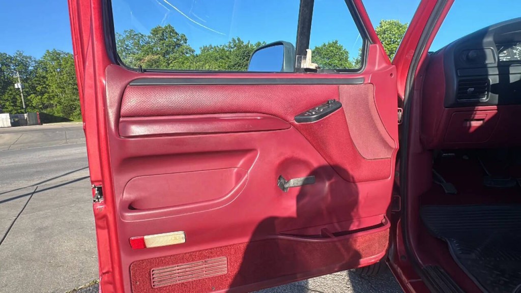1996 Ford F-150 Image 12