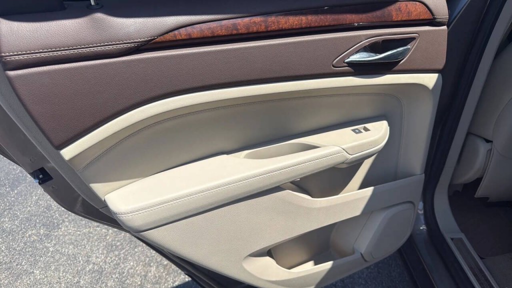 2011 Cadillac SRX Image 12