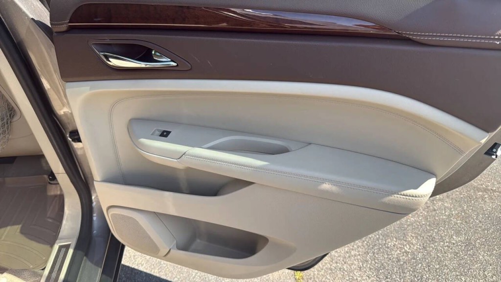 2011 Cadillac SRX Image 14