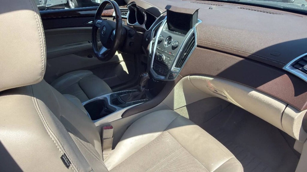 2011 Cadillac SRX Image 15