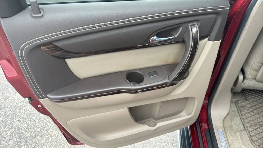 2016 GMC Acadia Image 11