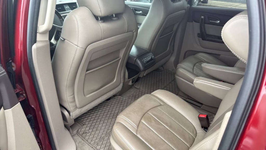 2016 GMC Acadia Image 12