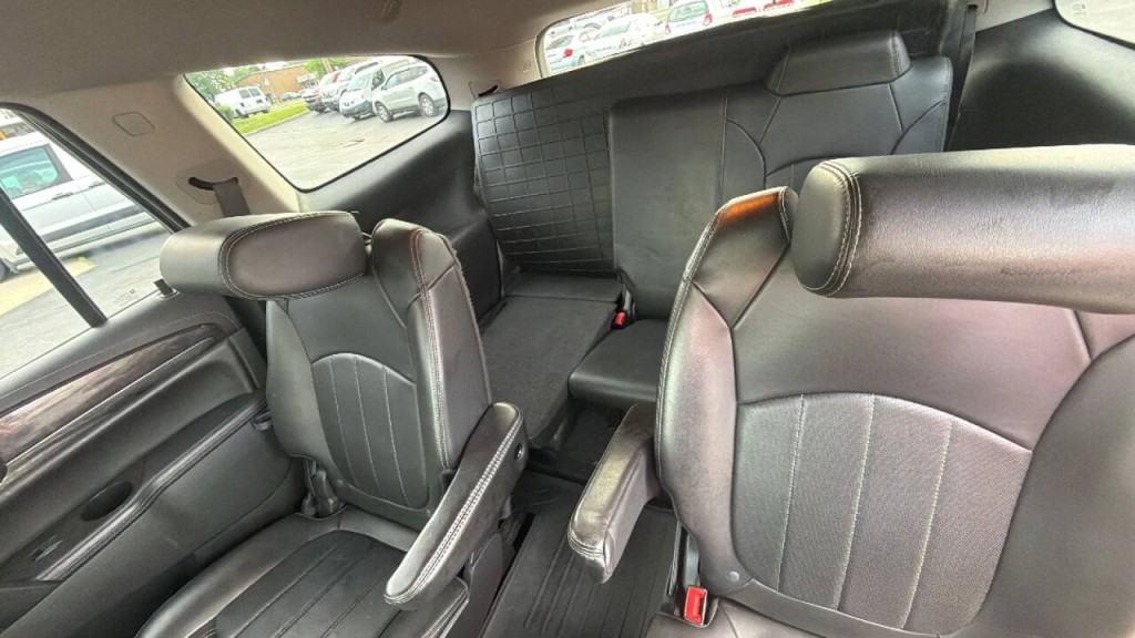 2015 Buick Enclave Image 14
