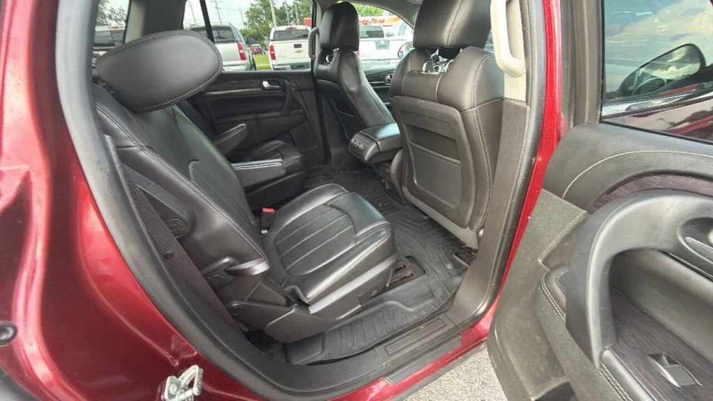 2015 Buick Enclave Image 16