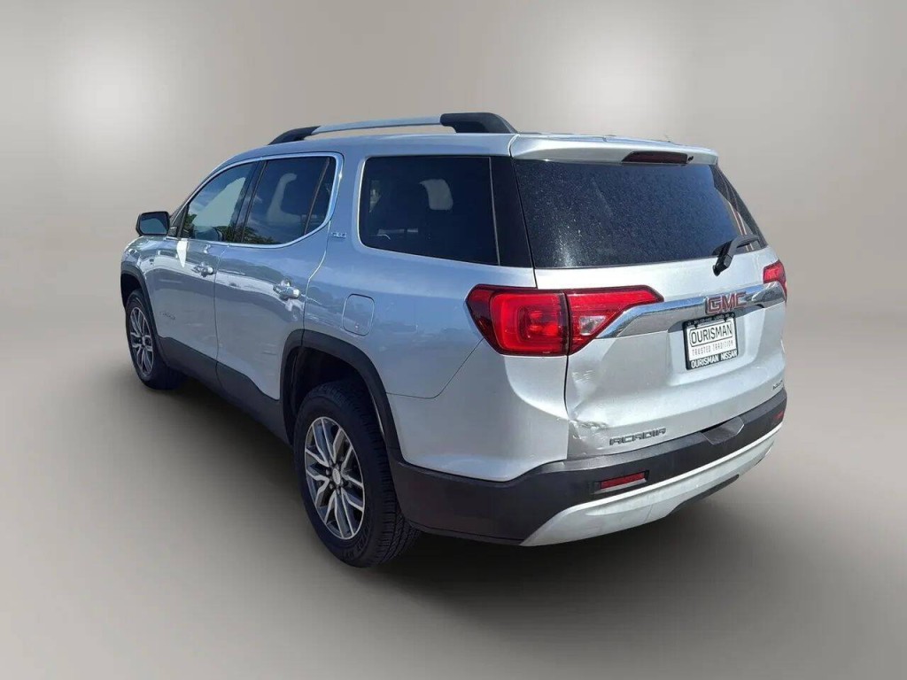 2018 GMC Acadia Image 3