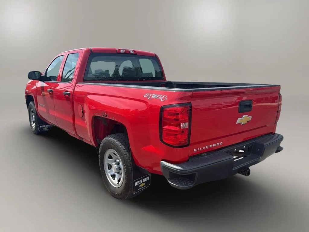 2017 Chevrolet Silverado 1500 Image 3